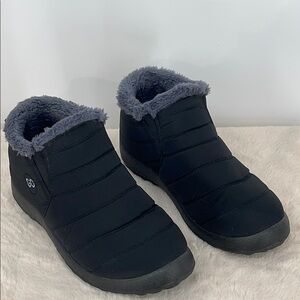 GO SIZE 41.5/10 Women's Black Fur-Lined Slip-On Ankle Boots
